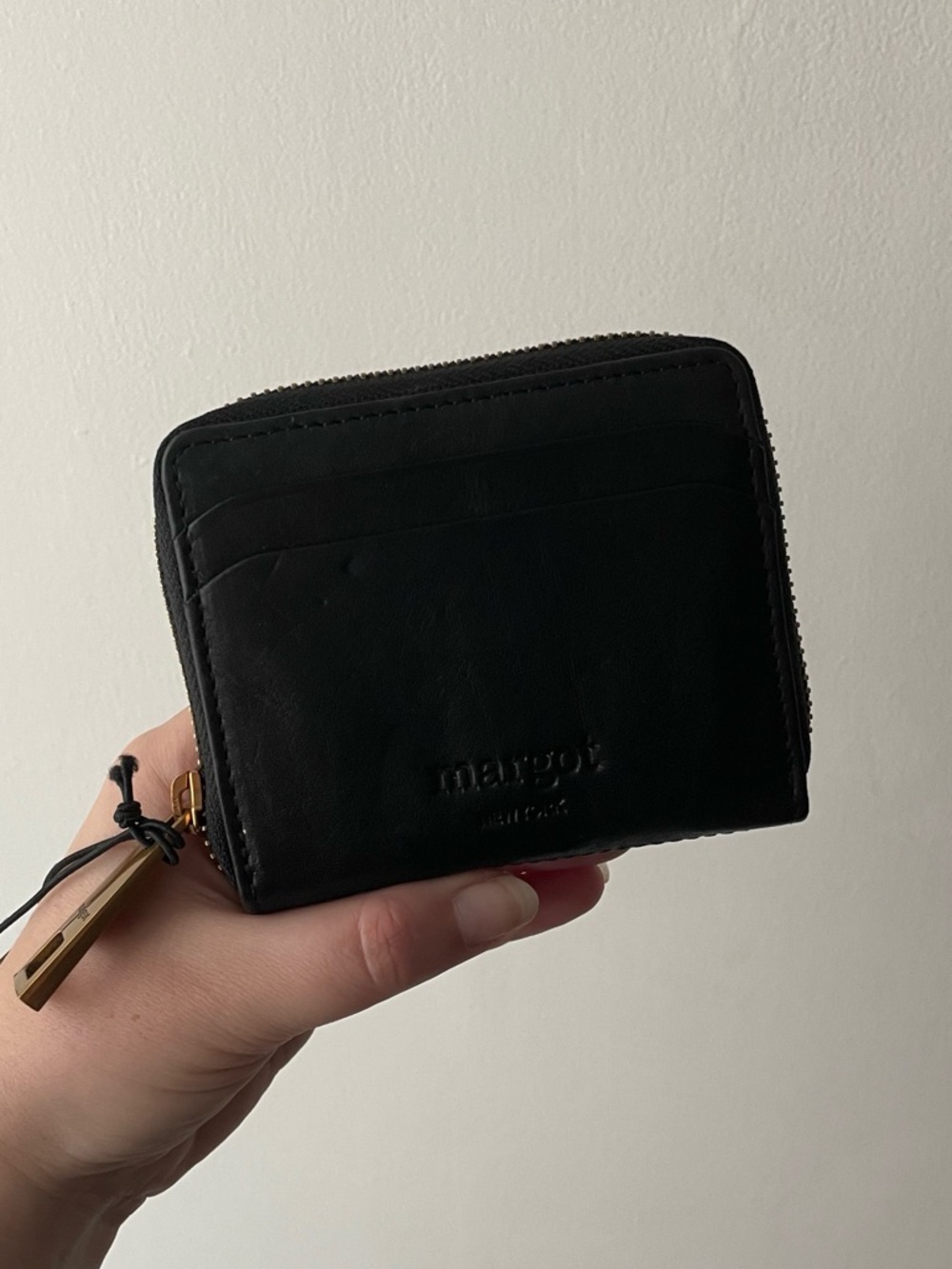 MARGOT DANA SMALL ZIP AROUND WALLET (BLACK)!